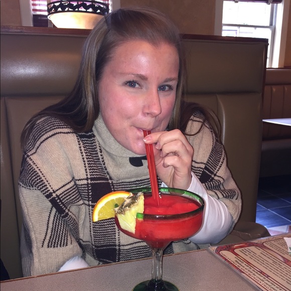 Meet your Posher, Sara - Picture 1 of 1